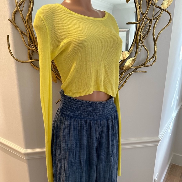 ALICE & OLIVIA long sleeved yellow tee - Picture 5 of 8